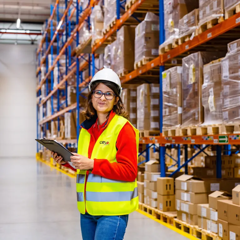 Employee-Poland-warehouse